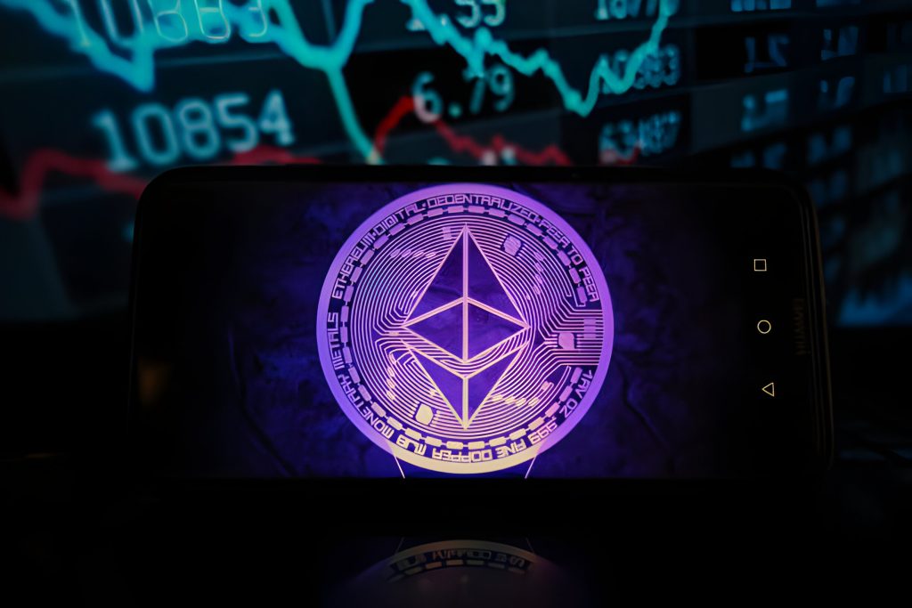 Optimisme Pasar Ethereum Meski Harga Turun 20% Harga Ethereum Hingga Turun 20% Mencapai $3,200 dalam Seminggu, Namun Investor Masih Optimis