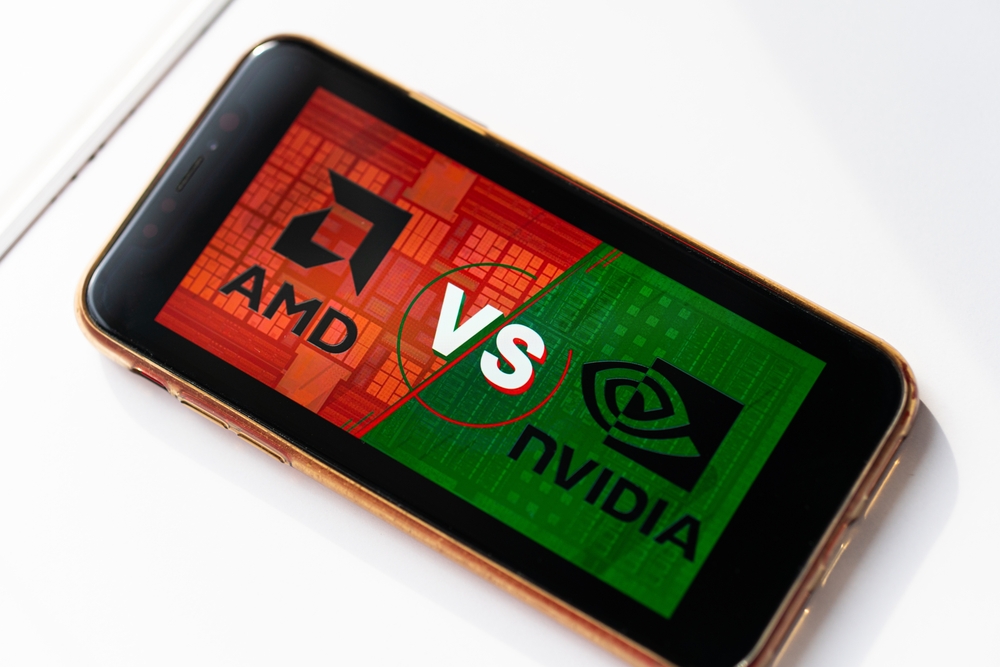 Intel dan AMD Bersaing dengan Chip Pusat Data Baru