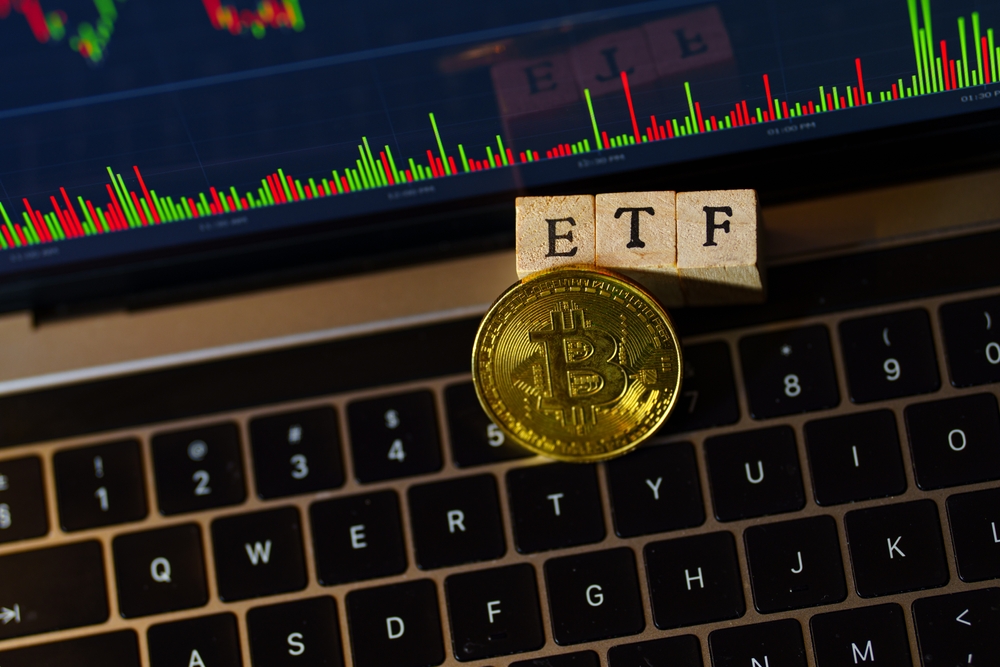 ETF Bitcoin Mencatat Inflow Hampir $500 Juta Meskipun Minat Pencarian Rendah