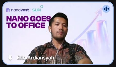 Dukung Financial Wellbeing Karyawan, Nanovest dan SUN Energy Bahas Roadmap Praktis Berinvestasi Video thumbnail: Edo Ardiansyah speaks in a 'Nano Goes to Office' session, with NanoVest and Sun logos and a purple graph background. He wears earphones and looks at the camera.