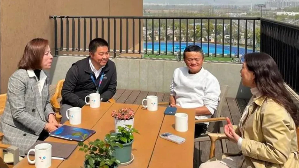 Jack Ma kembali terlihat dalam sejumlah kegiatan publik setelah mengurangi keterlibatannya dalam operasional Alibaba. (Source: Wall Street Journal)